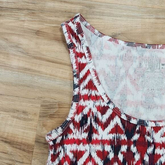 🔺️Time & Tru Red, White, & Blue Chevron/Aztec Print Stretchy Tanktop Medium - Picture 6 of 8